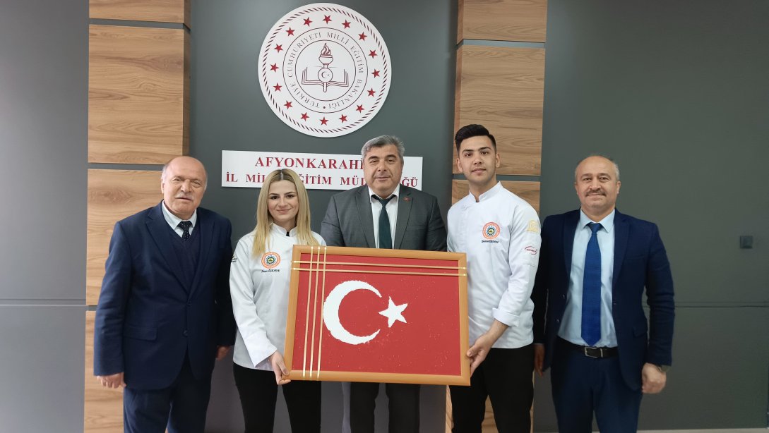 Ulusal Şef Mavi Yemek Yarışması Şampiyonları, İl Milli Eğitim Müdürümüz Miraç Sünnetci'yi Ziyaret Etti...