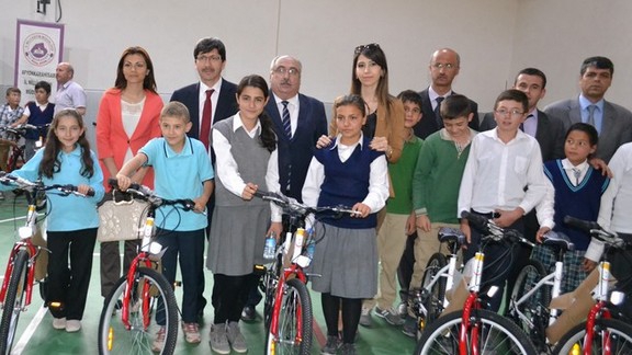 Okullarımıza 200 adet bisiklet dağıtıldı