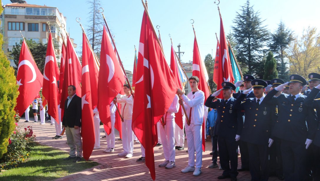 İl Milli Eğitim Müdürümüz Metin YALÇIN, 29 Ekim Cumhuriyet Bayramı Çelenk Sunma Töreni'ne Katıldı...